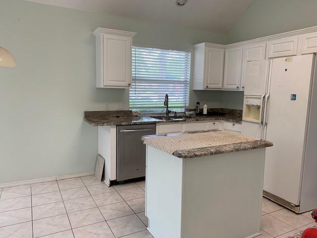 Building Photo - 2210 Meredith Ln