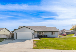 Building Photo - Corner Lot Home For Rent!