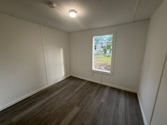 Building Photo - 3 Bedrooms, 1.5 Bathroom - Mobile home in Armuchee!