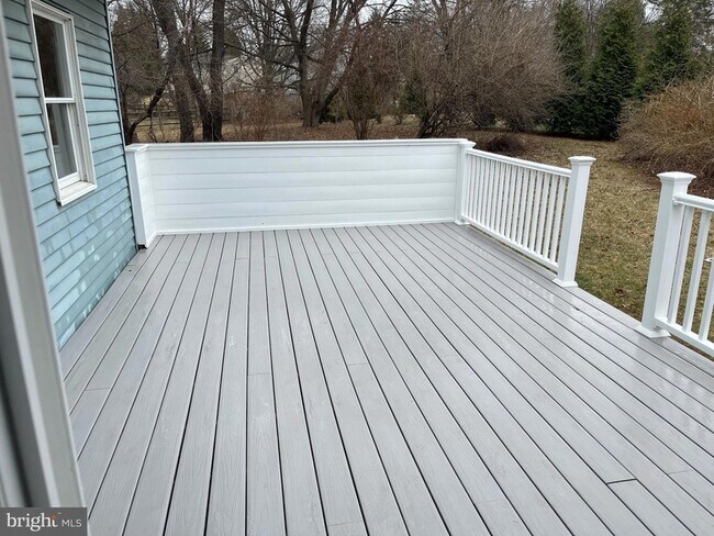 Building Photo - 115 Carrie Ln