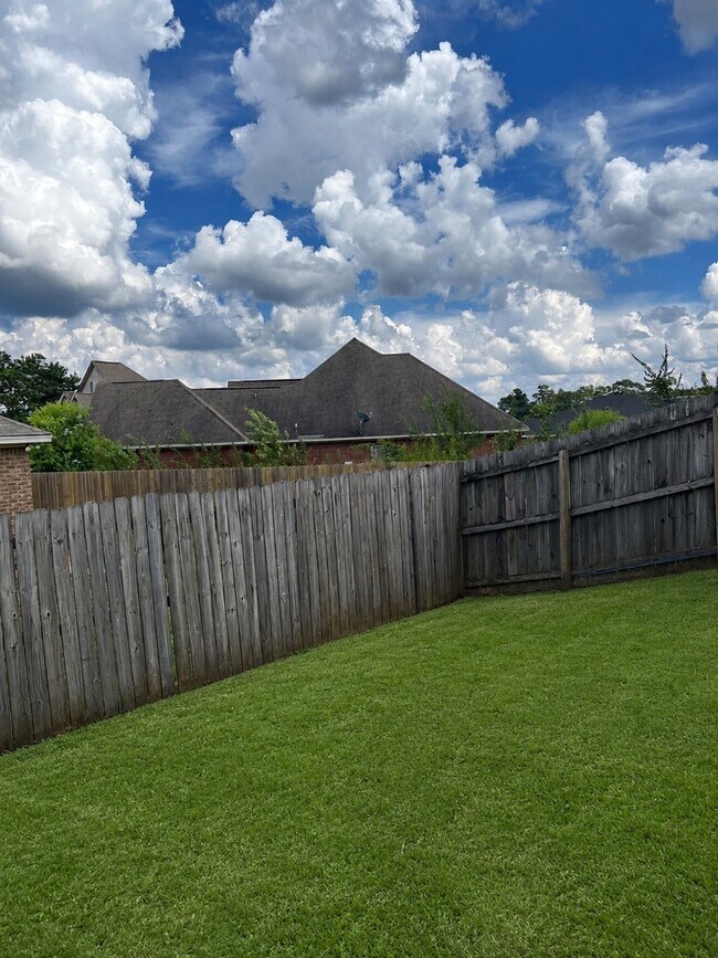 Building Photo - 239 Pine Meadows Cir