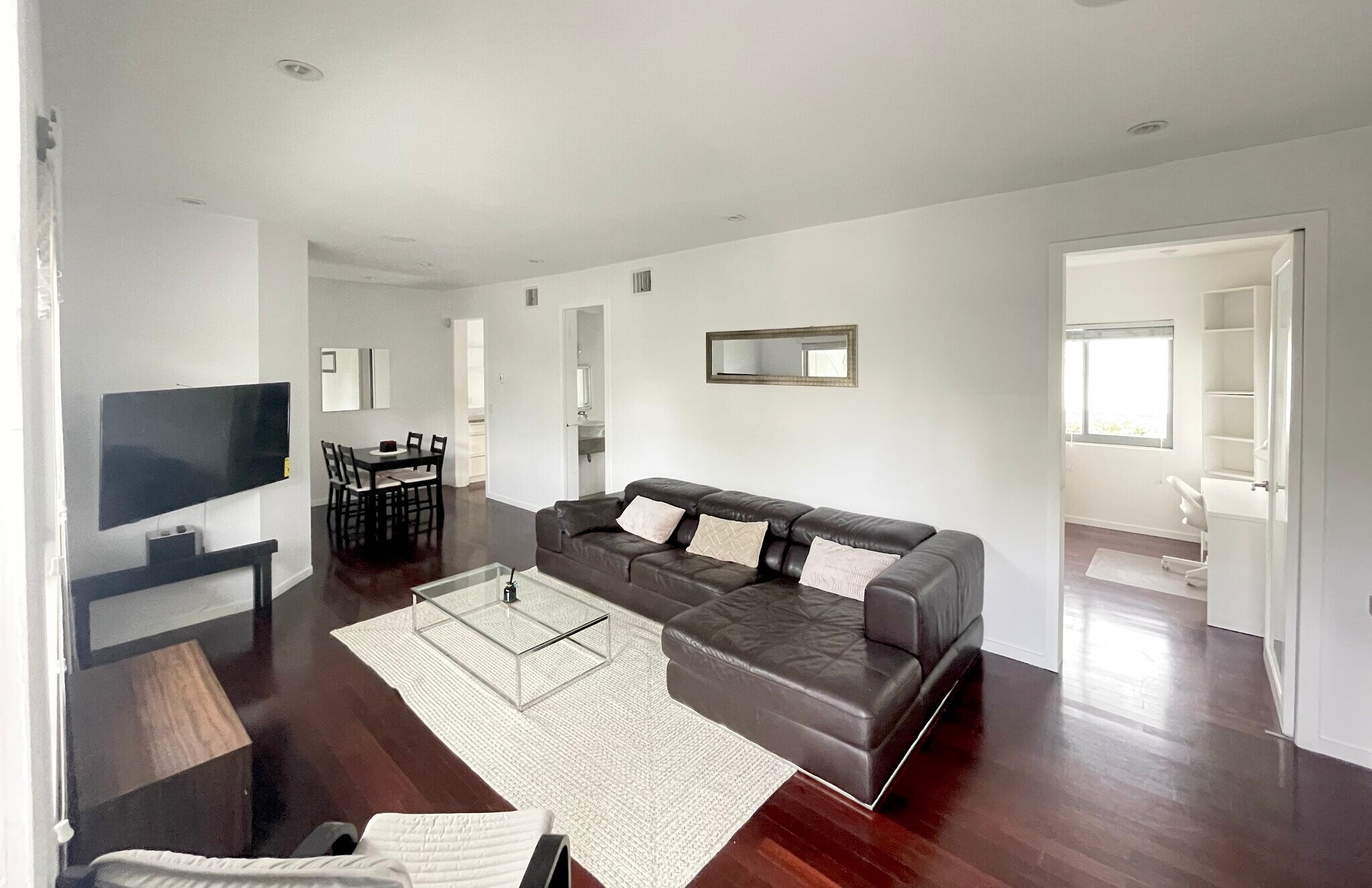 Building Photo - 1840 James Ave