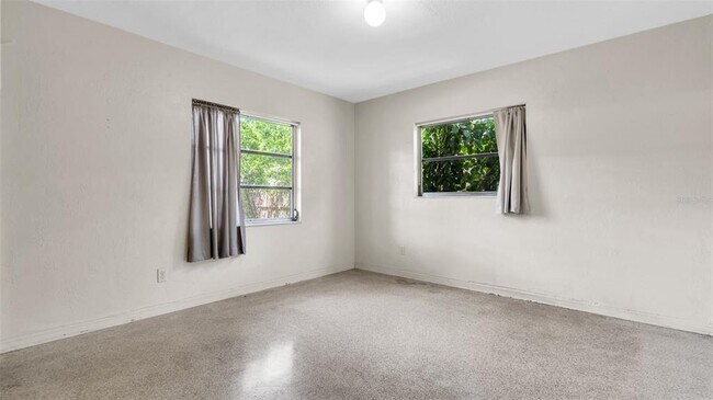 Building Photo - 1209 Alcazar Way S