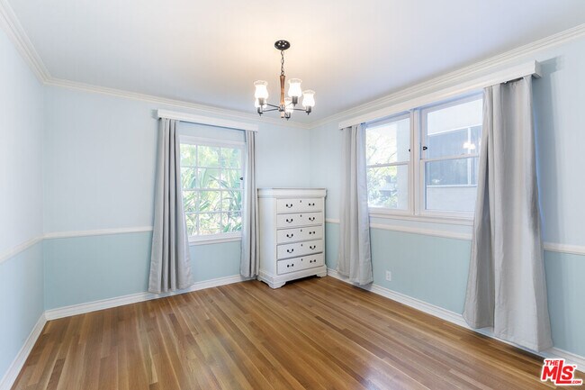 Building Photo - 921 N Spaulding Ave