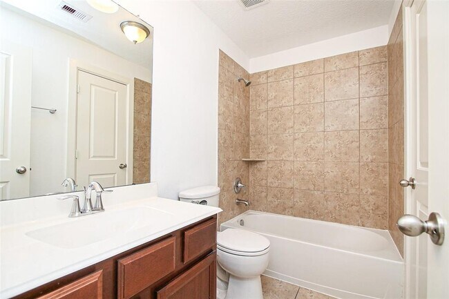 Building Photo - 8127 Caroline Ridge Dr