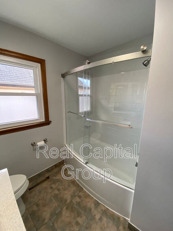 Building Photo - 3518 Ontario Ave