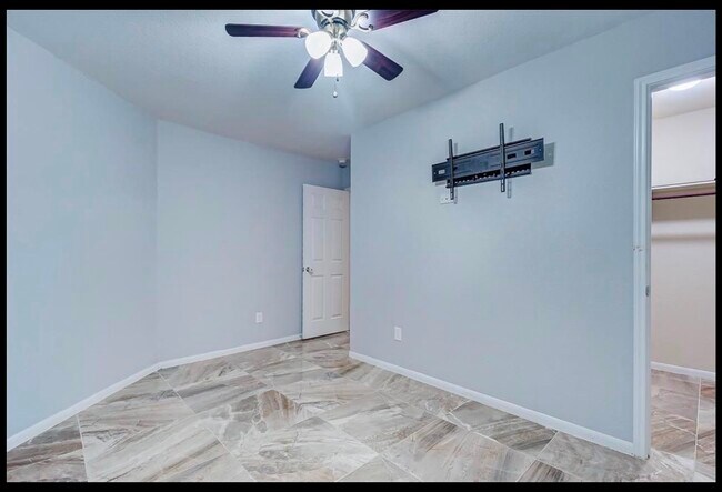 Building Photo - 3042 Thicket Path Way