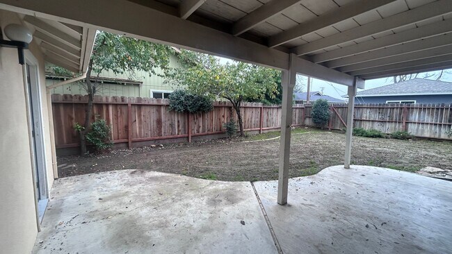 Building Photo - Lakewood Elementary School District