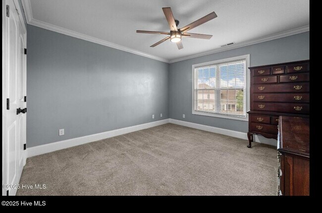 Building Photo - 1625 Brook Hollow Dr