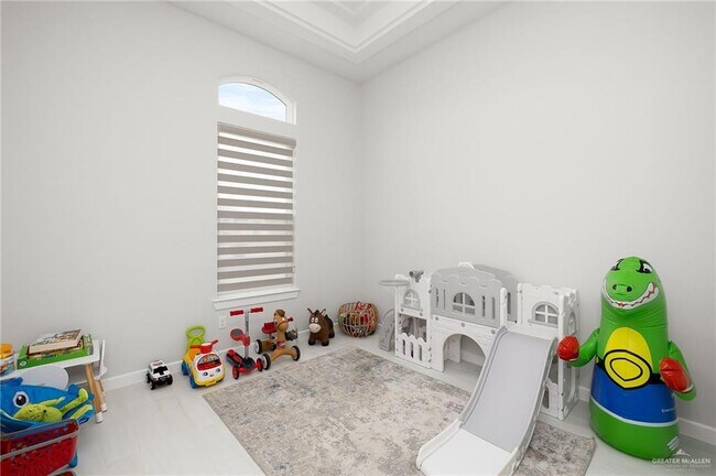 Building Photo - 24 Zenker Ave