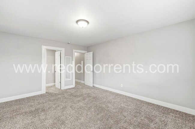 Building Photo - Spacious and Convenient 3-Bedroom Home in Indianapolis