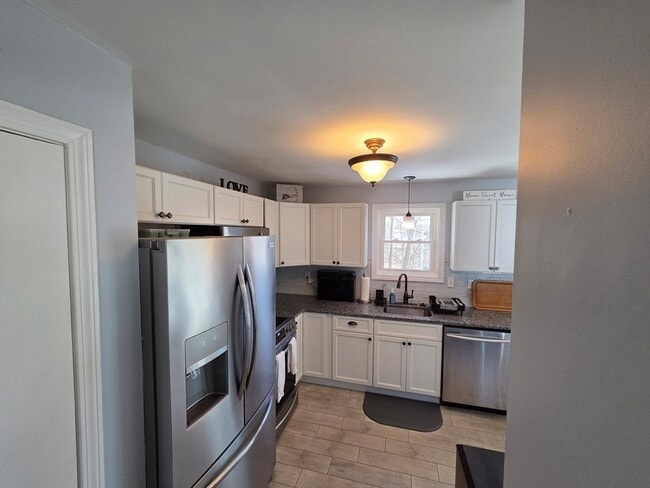 Building Photo - 16 Evergreen Dr