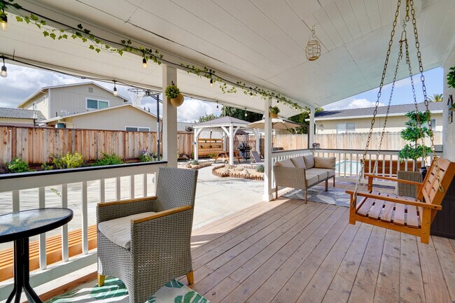 Building Photo - 893 Olivina Ave