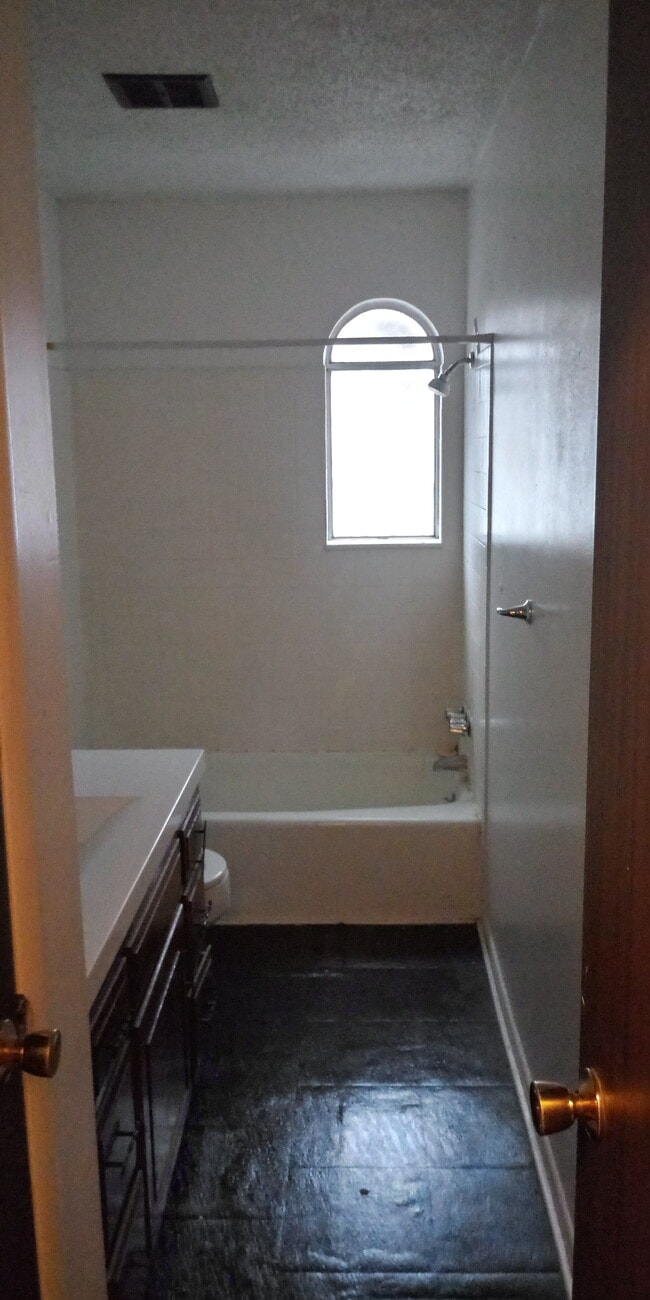 Building Photo - 11577 Food Ln