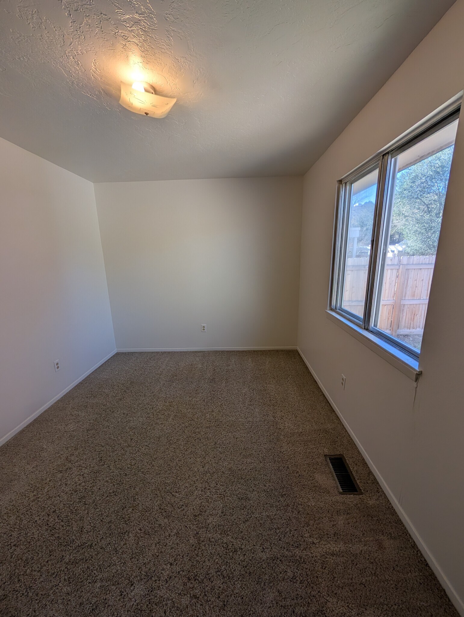 Building Photo - 377 Mattwood Dr