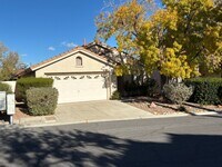 Building Photo - Single Story Summerlin Home with 3 Bedrooms! No Carpets. New Laminate Flooring. Cute backyard.