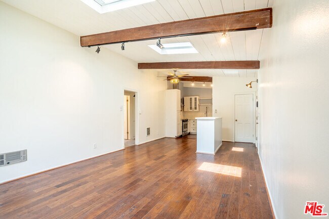 Building Photo - 12014 Kling St