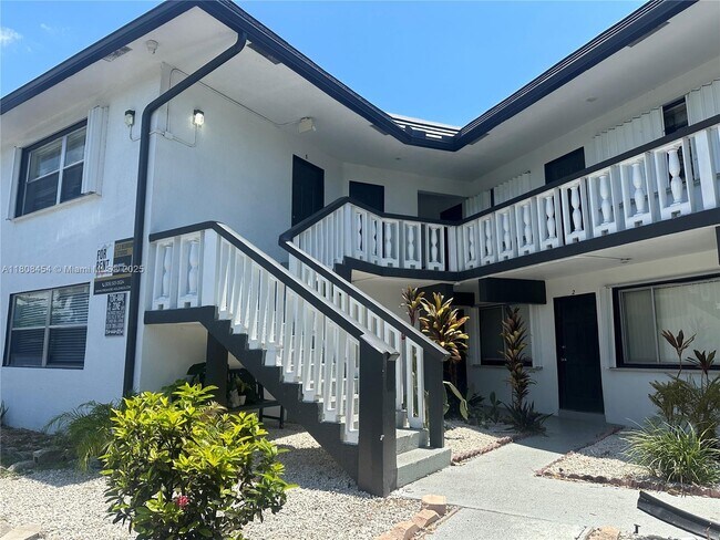 Building Photo - 2401 NW 9th Ave