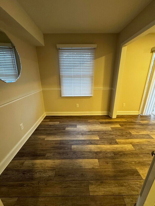 Building Photo - 175 Malabu Dr