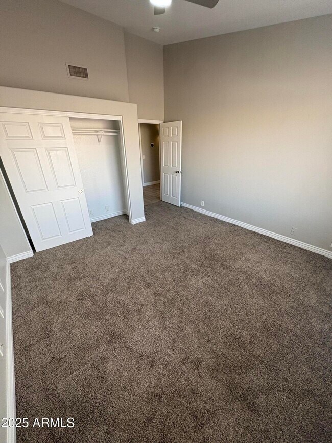 Building Photo - 6121 E Hermosa Vista Dr