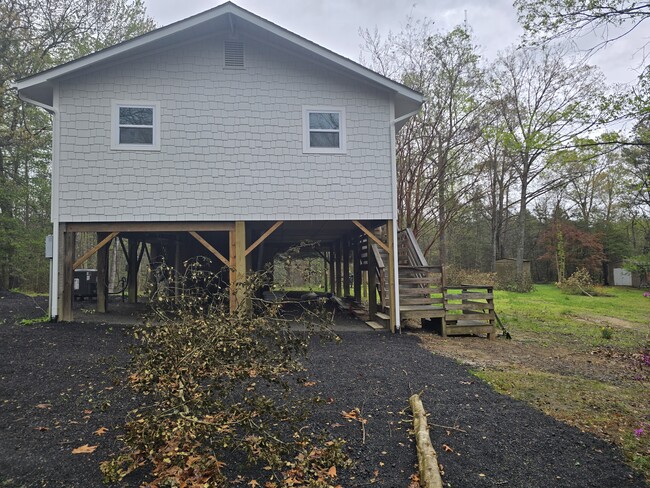 Building Photo - House on Stilts