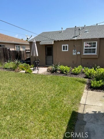 Building Photo - 8113 Stewart Ave
