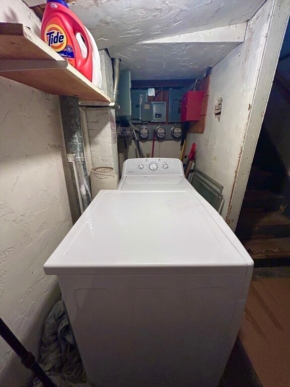 Building Photo - 2 Phillips St