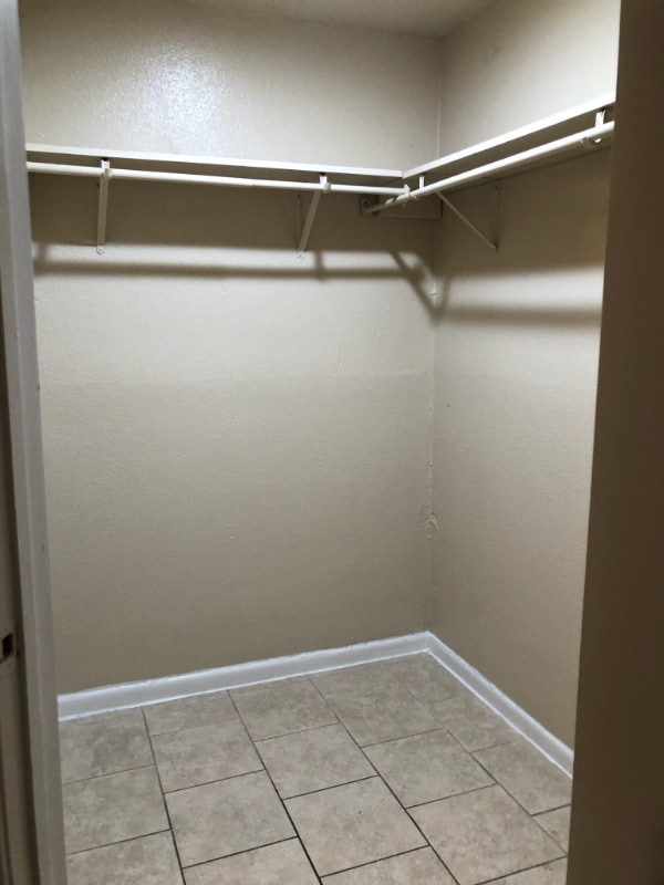 Building Photo - 218 Plaza Verde Dr