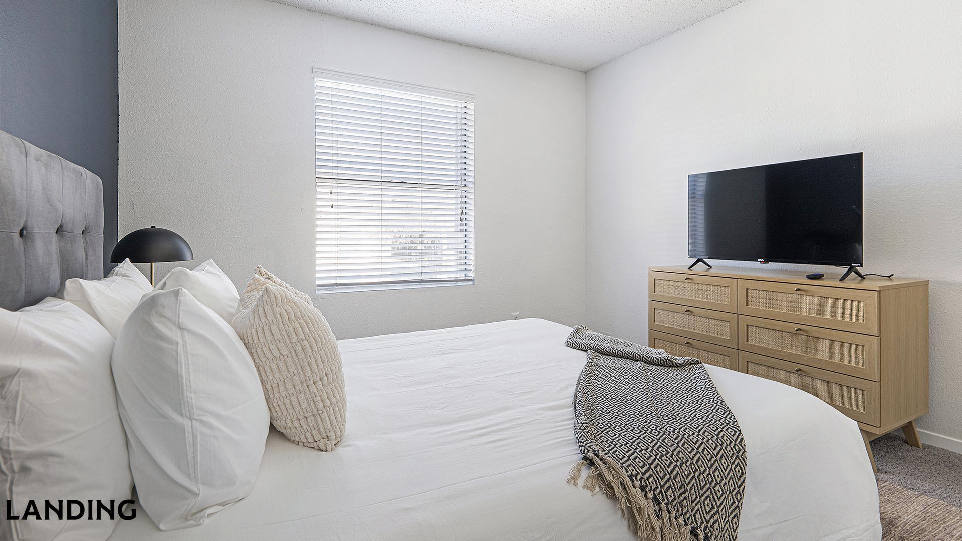 Building Photo - 1071 Clayton Ln