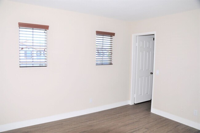 Building Photo - 15655 Iron Spring Ln