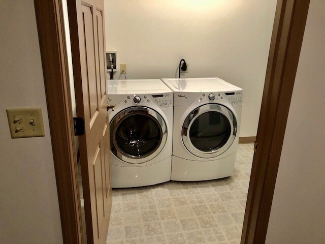 Building Photo - 4600 S Packard Ave