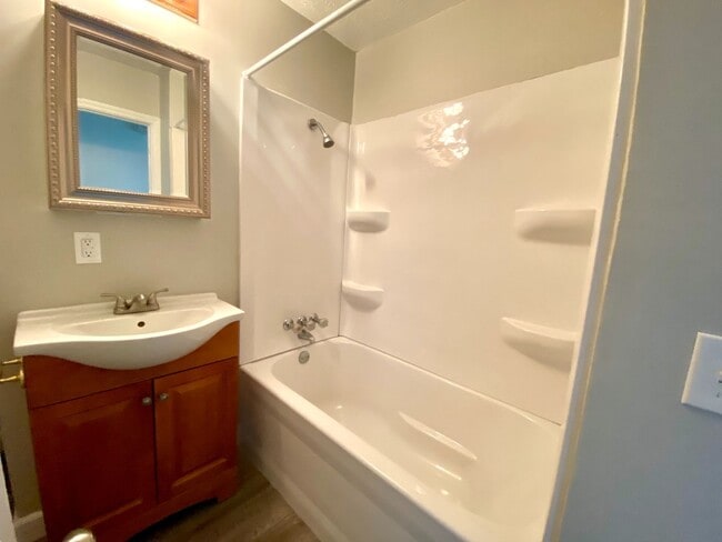 Building Photo - 2429 Bellfield St