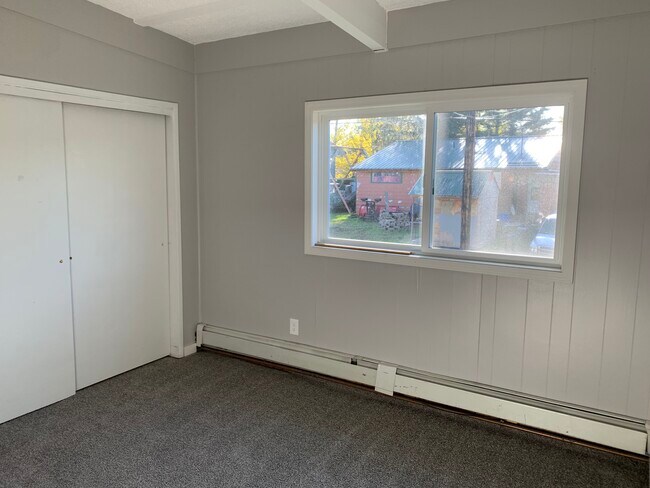 Building Photo - 2312 Roosevelt Dr