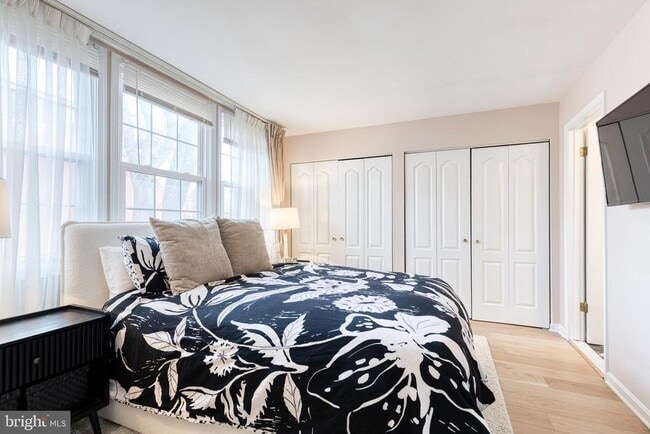 Building Photo - 1928 Aliceanna St