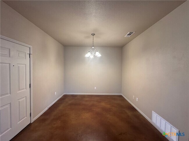 Building Photo - 1523 Aztec Trce