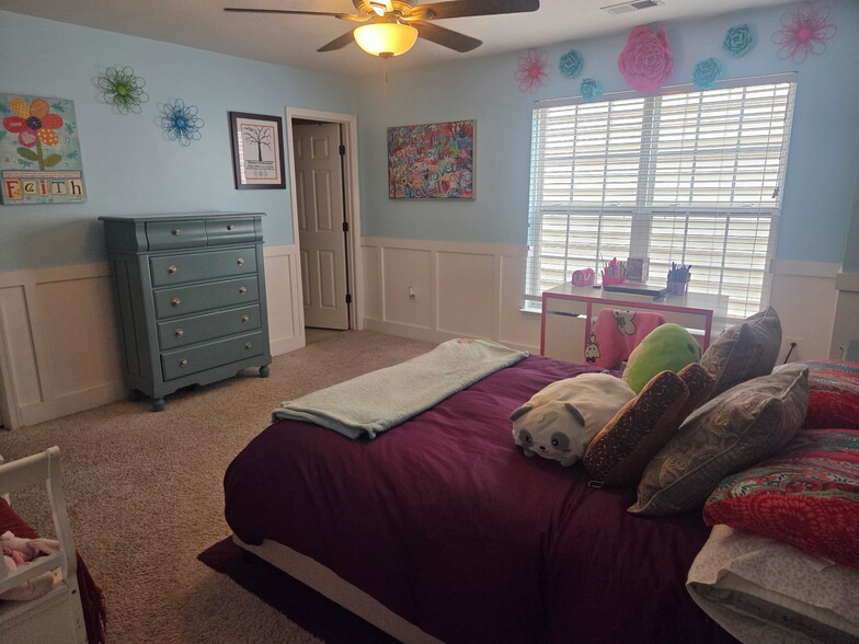 Building Photo - 8338 Middle Ruddings Dr