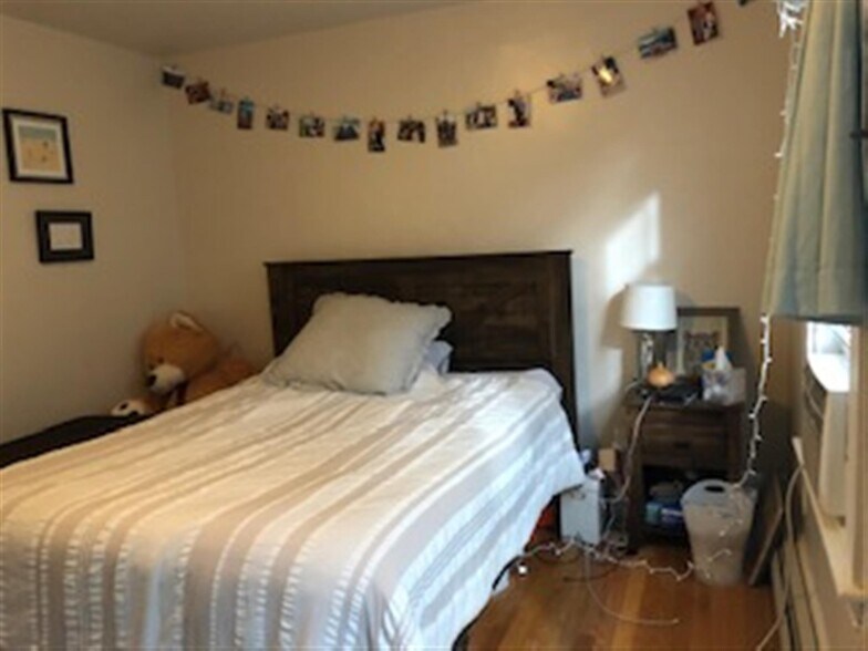 Building Photo - 279 Pearl St