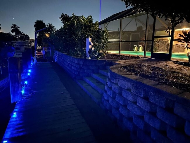 Building Photo - 2524 Gulfstream Ln