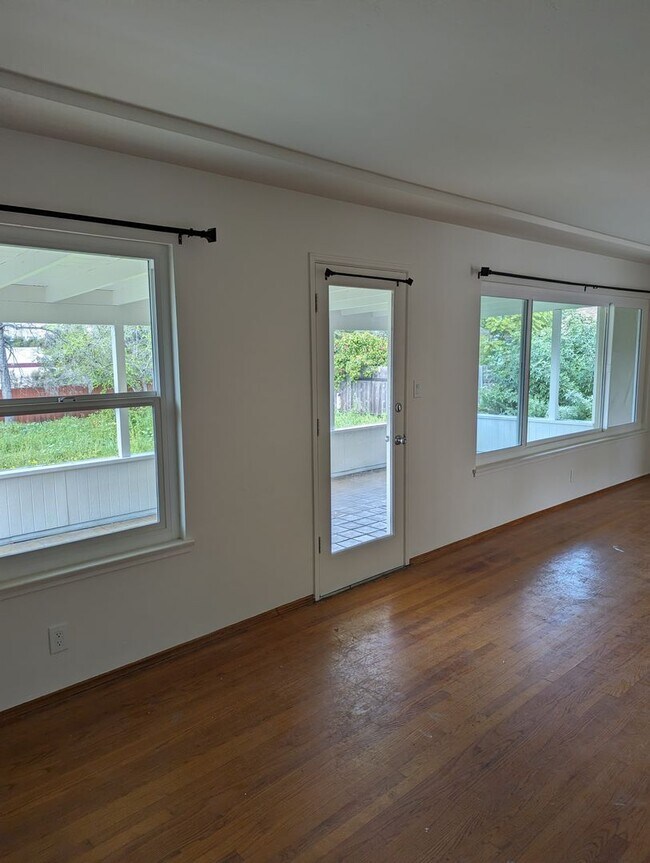 Building Photo - 2 Bed/1 Bath in Lemon Grove
