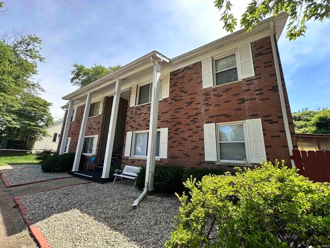 Building Photo - 613 Cypress St