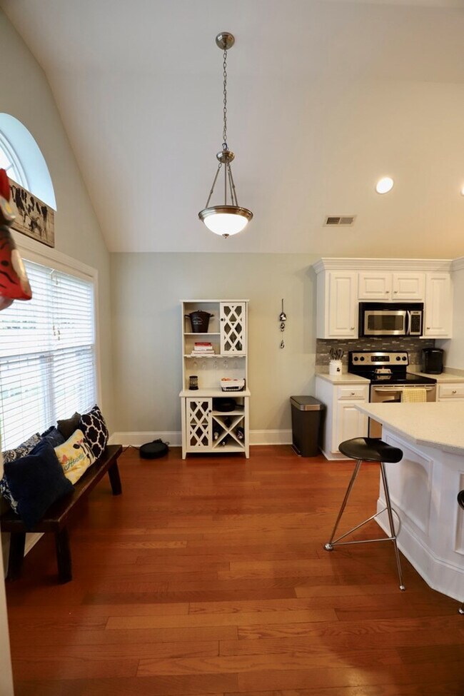 Building Photo - 1280 Winyah St