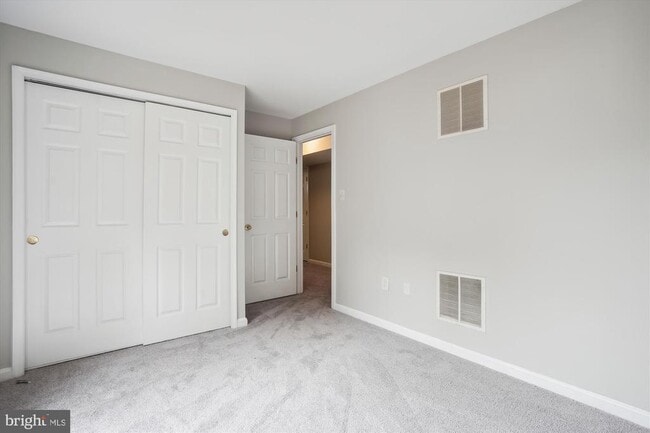 Building Photo - 2024 Chestnut Dr.