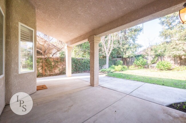 Building Photo - NorthWest Fresno Home, 3BR/2BA, Built 1998...