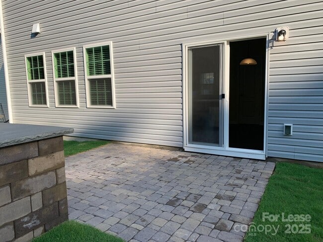 Building Photo - 143 Wrangell Dr