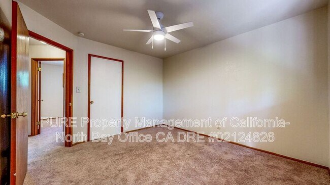 Building Photo - 867 Lorna Dr