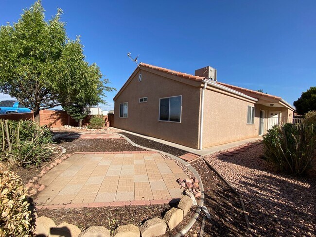 Building Photo - ADORABLE HOUSE FOR RENT IN HURRICANE