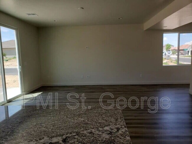 Building Photo - 3226 E 2390 S