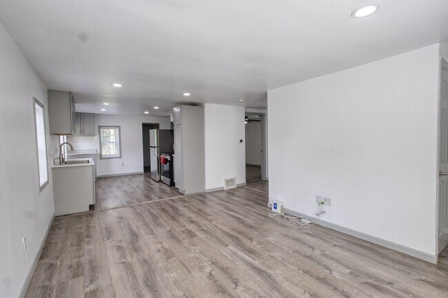 Building Photo - Modern 3-Bedroom Home with Smart Features & Premium Upgrades
