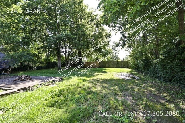 Building Photo - 824 S Grant-