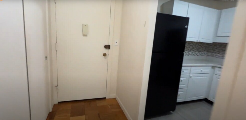 Building Photo - 16 Monmouth Ct